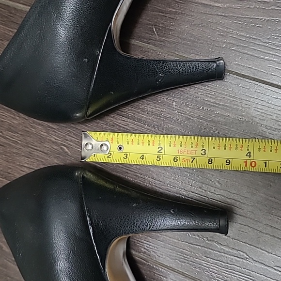 Nine West black leather pumps 3.5" heel height size 7 - Picture 2 of 4